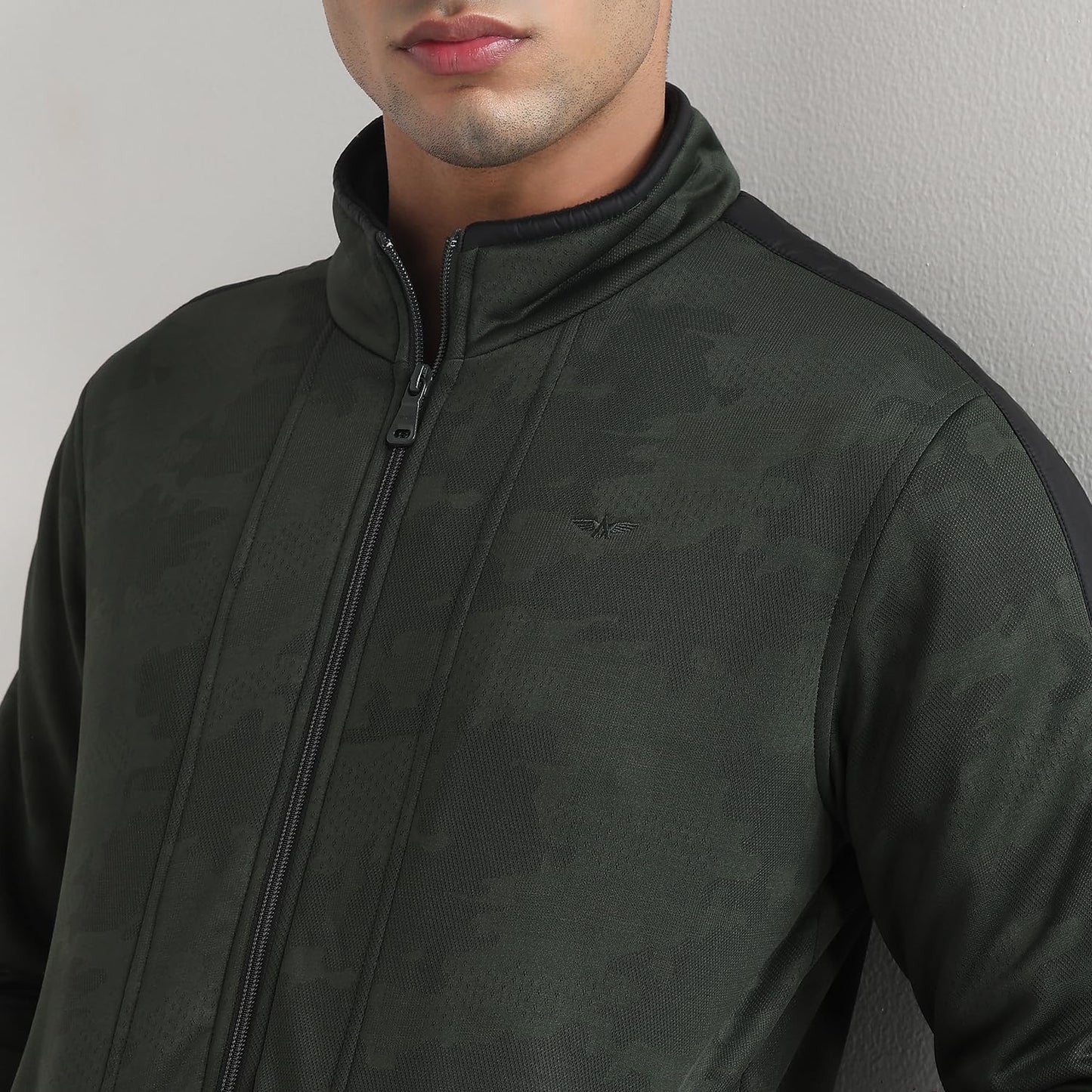 Park Avenue Men Regular Fit Solid Pattern Pure Polyester Turtle Neck Full Sleeve Casual Outer Wear