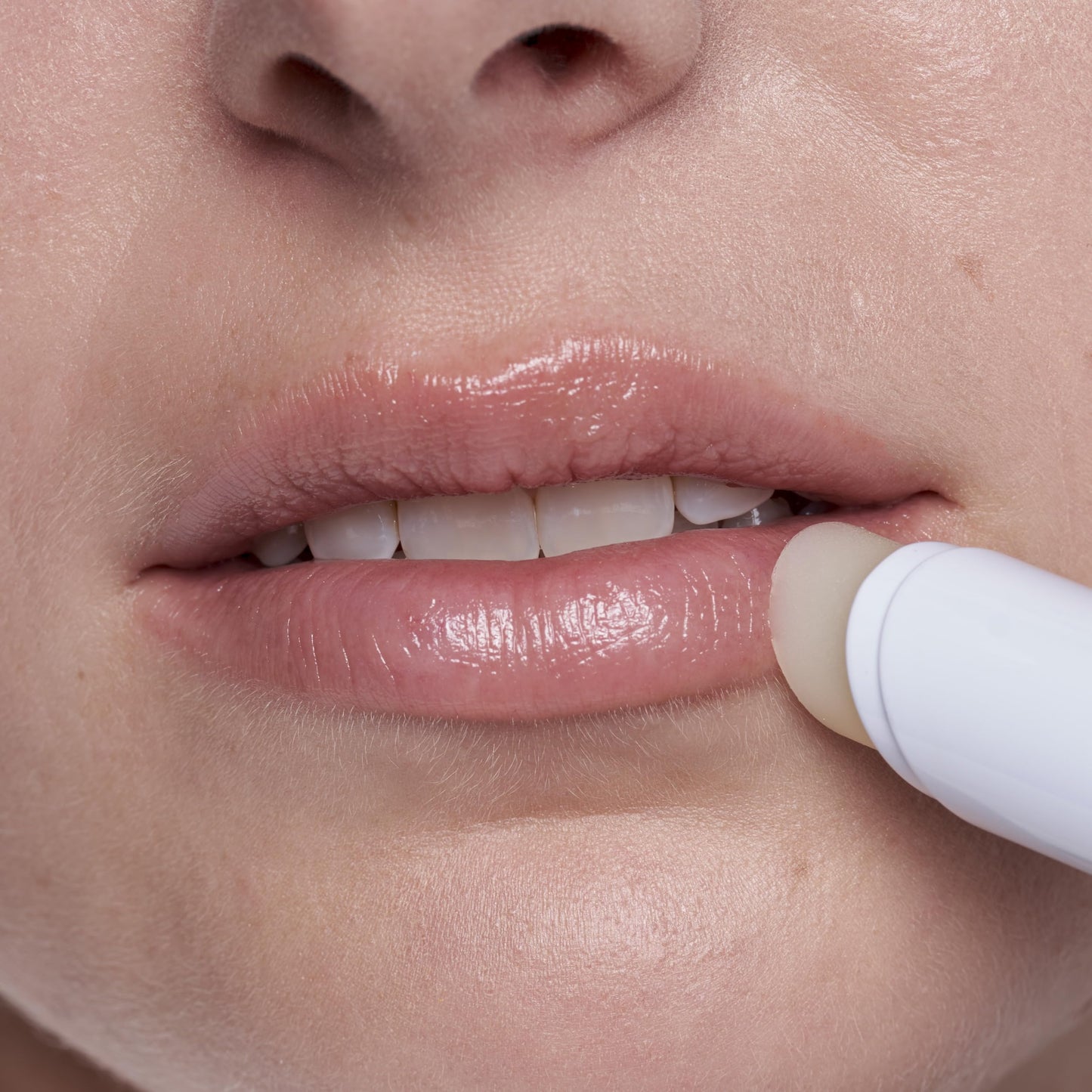 Uriage Xemose Moisturising Lipstick, 4g| For Hydrated & Moisturised Lips|Enriched With Shea Butter, Vitamin C & E and Hyaluronic Acid| Fragrance-free & Scent-free