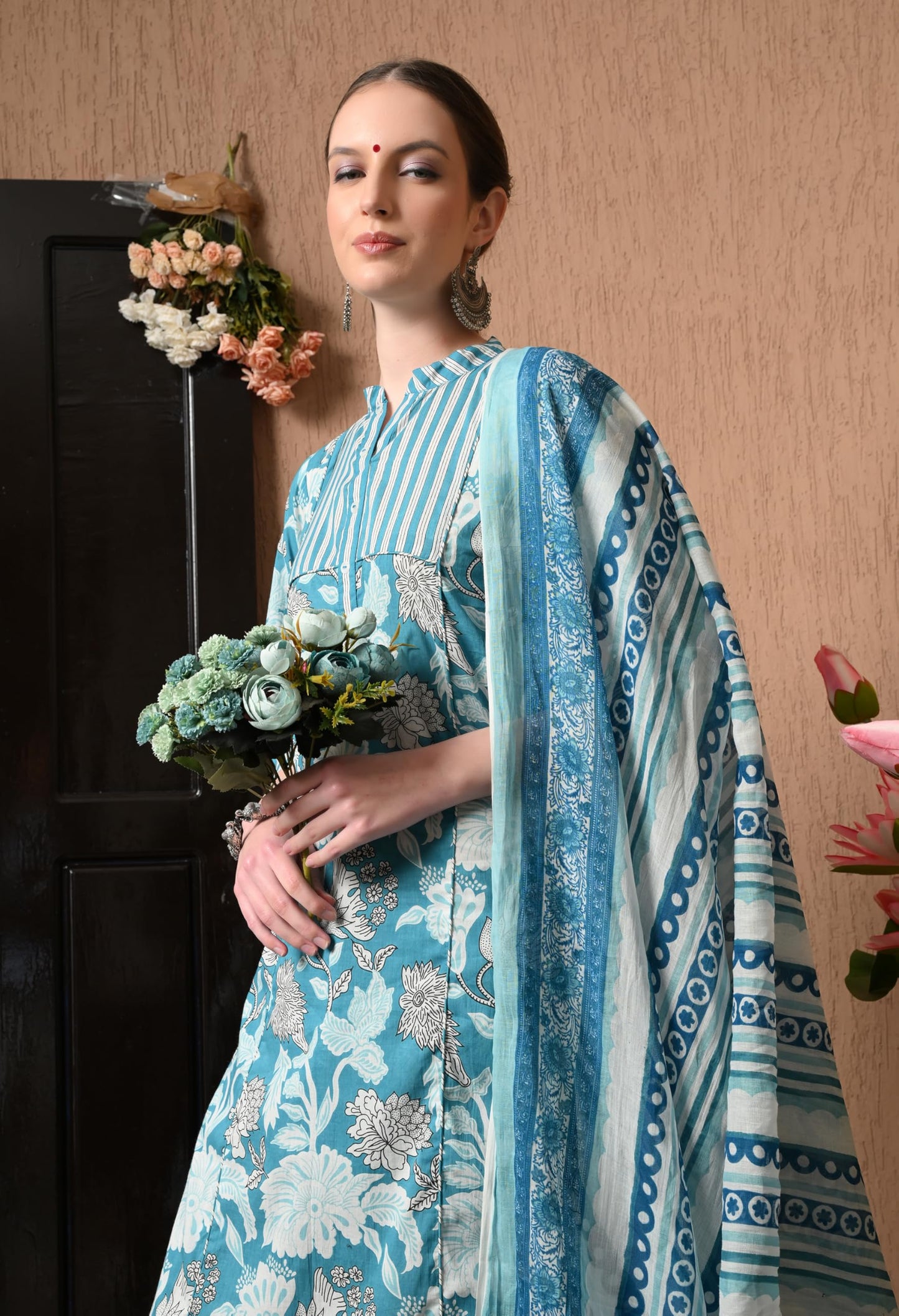 KEOSA Women Floral Printed Regular Pure Cotton Kurta with Trousers & with Dupatta Blue