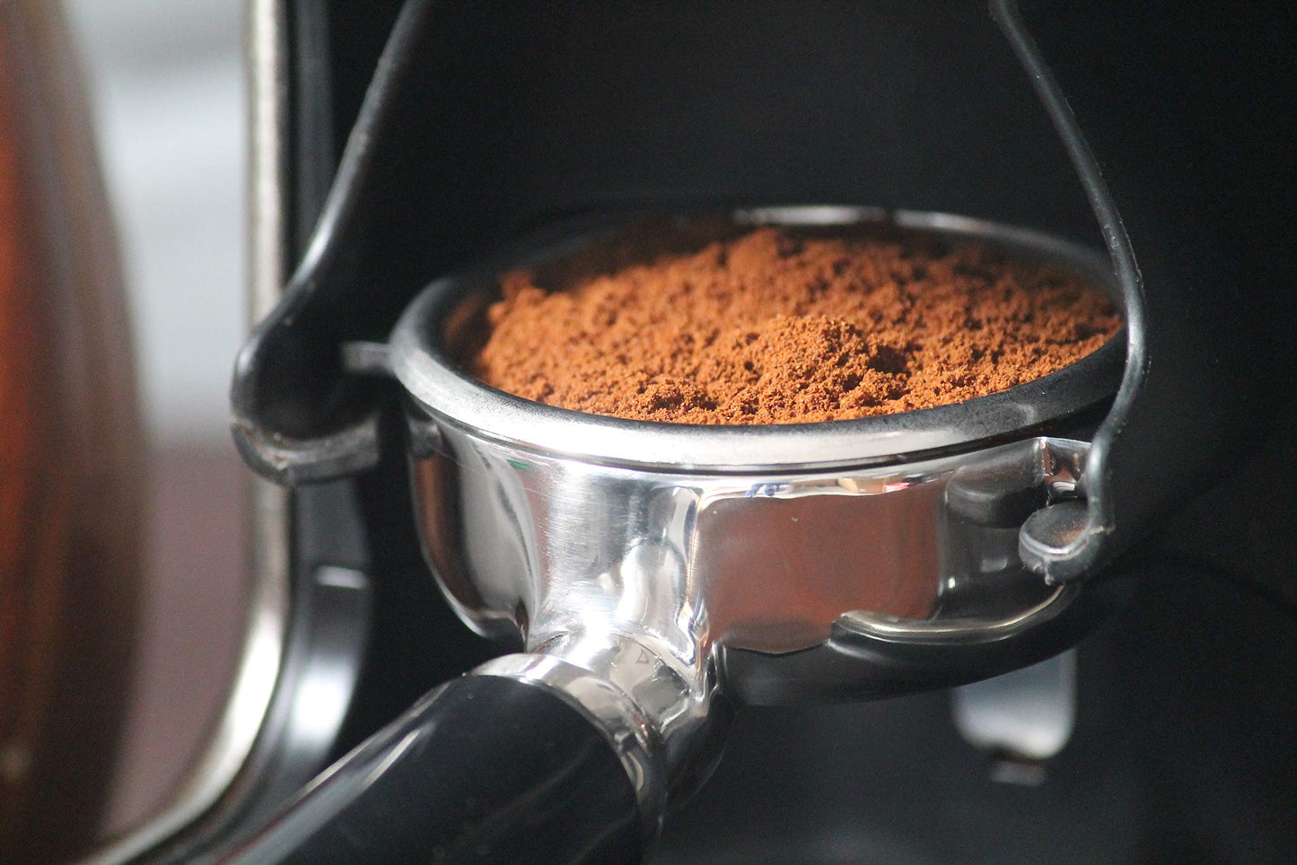 CAFFE BIRRAIO Plastic Conical Burr Bean Grinder With 32 Grind Settings., Iris