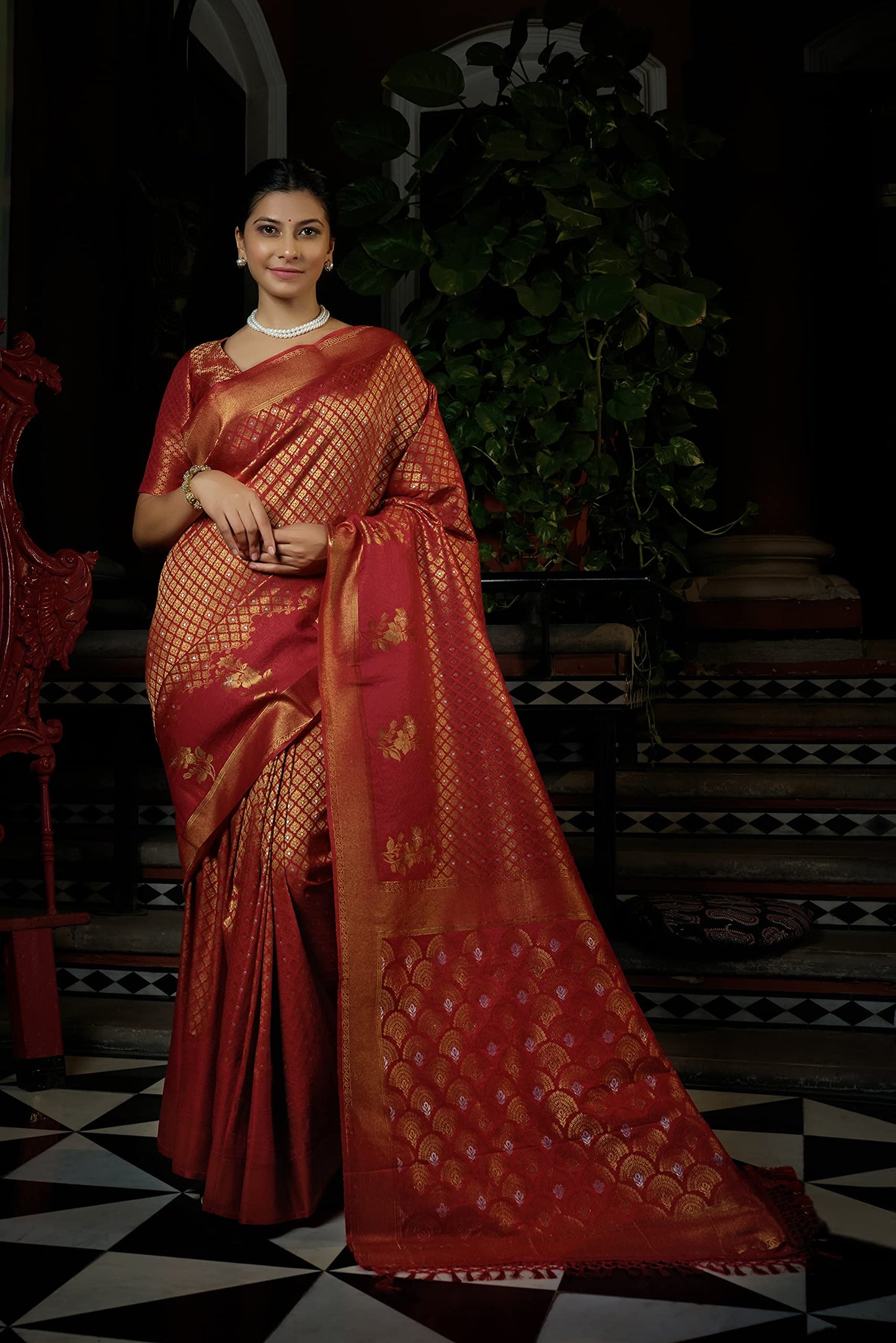 Vardha Women's Kanchipuram Art Silk Saree with Unstitched Blouse Piece - Zari Woven Work Sarees for Wedding (Anamika Silk, 399, Red)