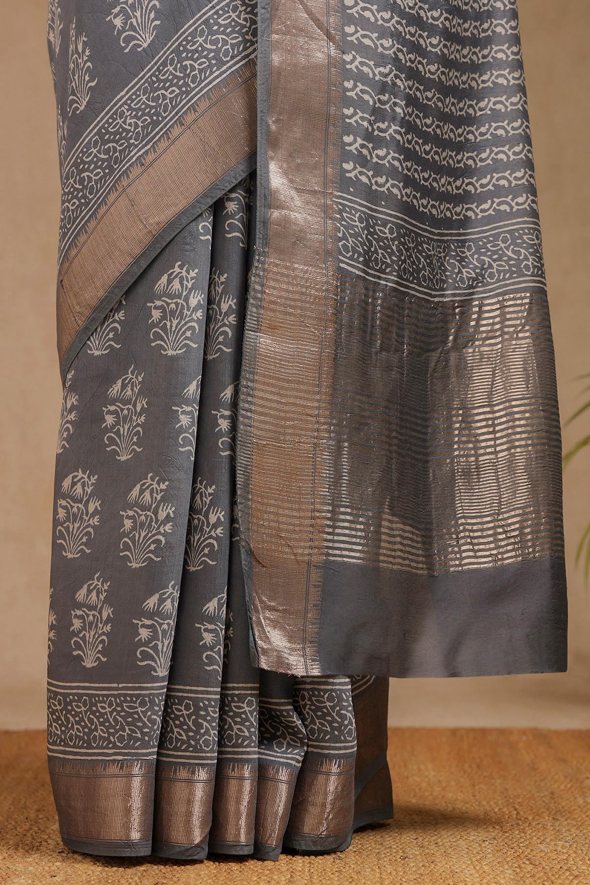 Soch Womens Grey Viscose Block Print Saree