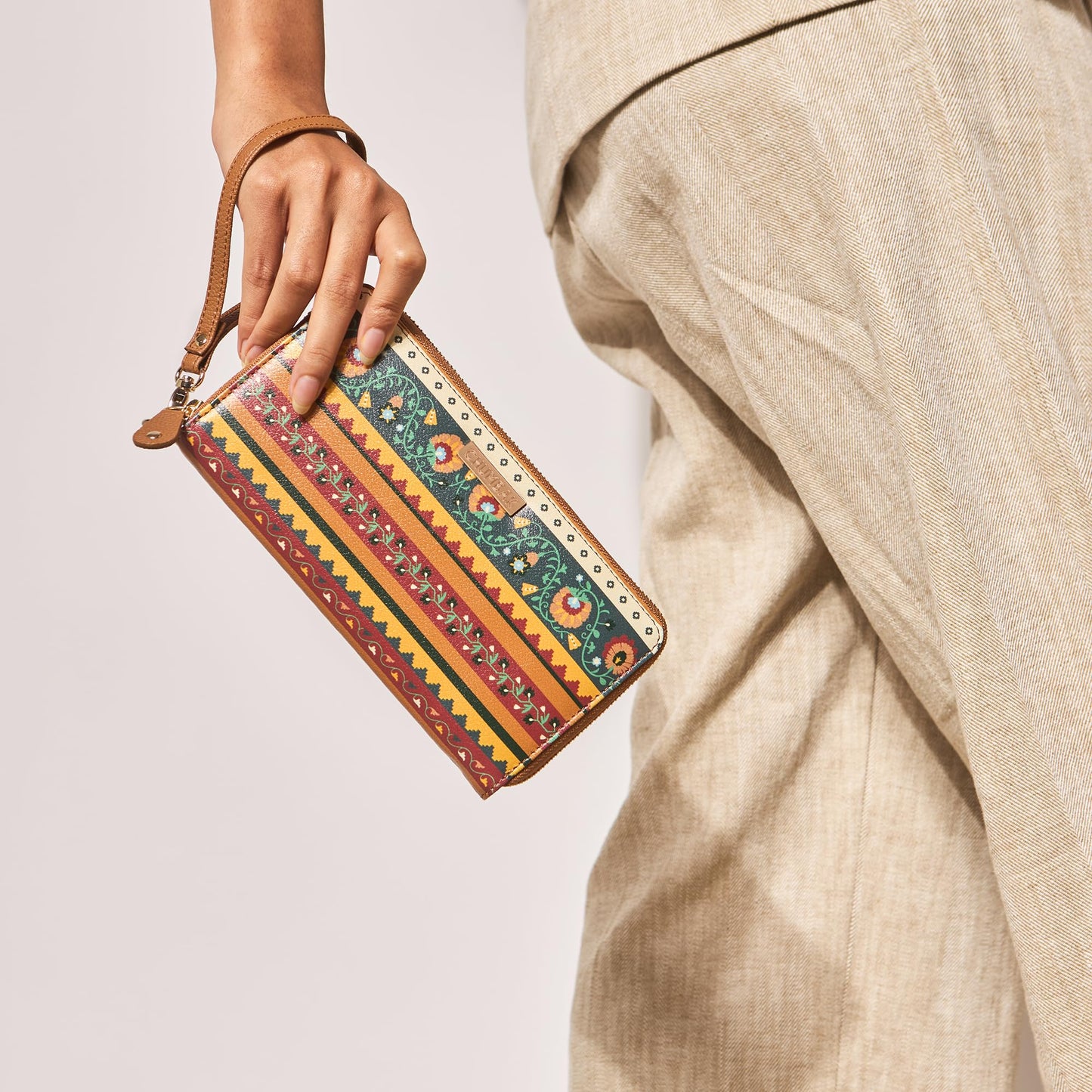 Chumbak Women’s Wallet – Jaipur Nomad Collection, Tan Floral PU Leather Compact Wallet with Zipper Closure, Lightweight Travel Purse for Women