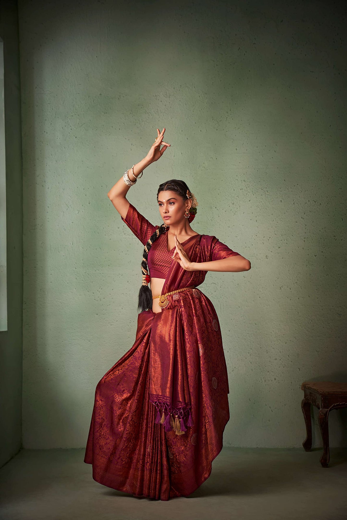 Vardha Women's Kanchipuram Art Silk Saree with Unstitched Blouse Piece - Copper Zari Woven Work Sarees for Wedding (Anvaya_550)