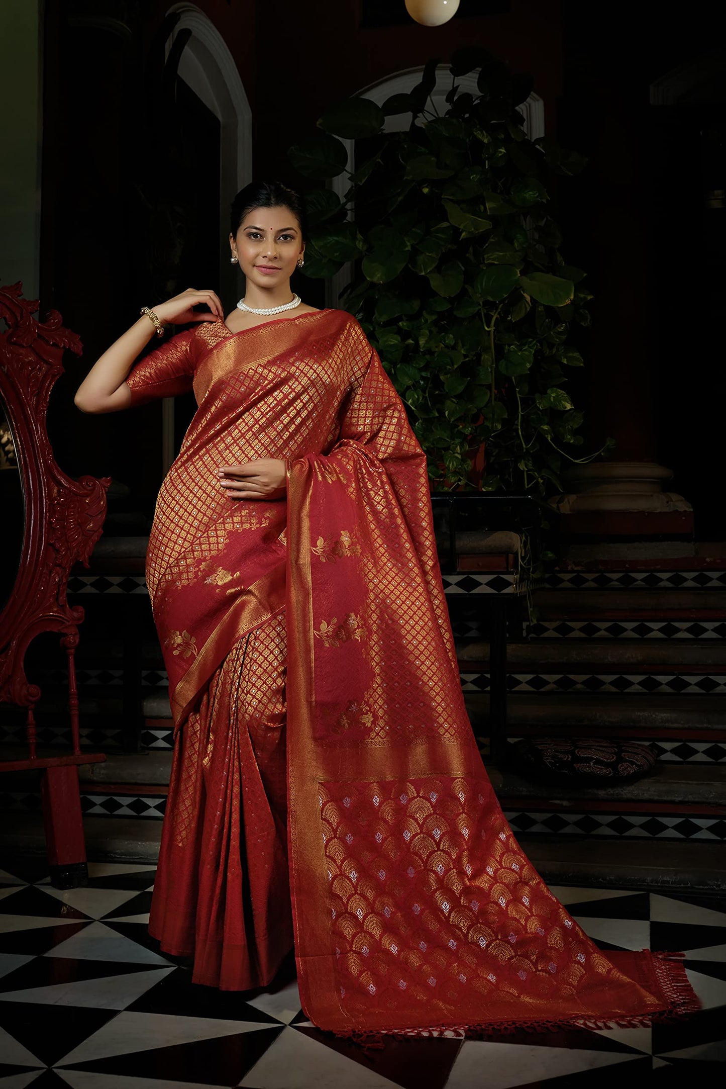 Vardha Women's Kanchipuram Art Silk Saree with Unstitched Blouse Piece - Zari Woven Work Sarees for Wedding (Anamika Silk, 399, Red)