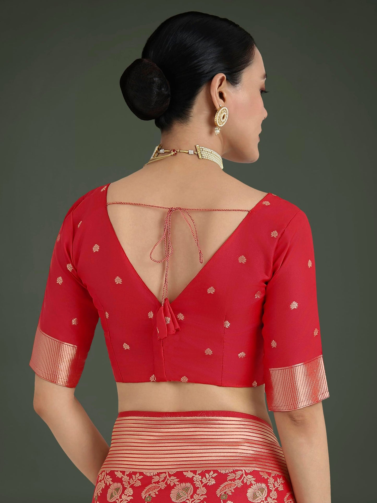 Monjolika Fashion Women's Graceful Banarasi Silk Saree In Classic Zaal Pattern & Rich Zari Woven Pallu comes with Unstitched blouse (14000_Color)