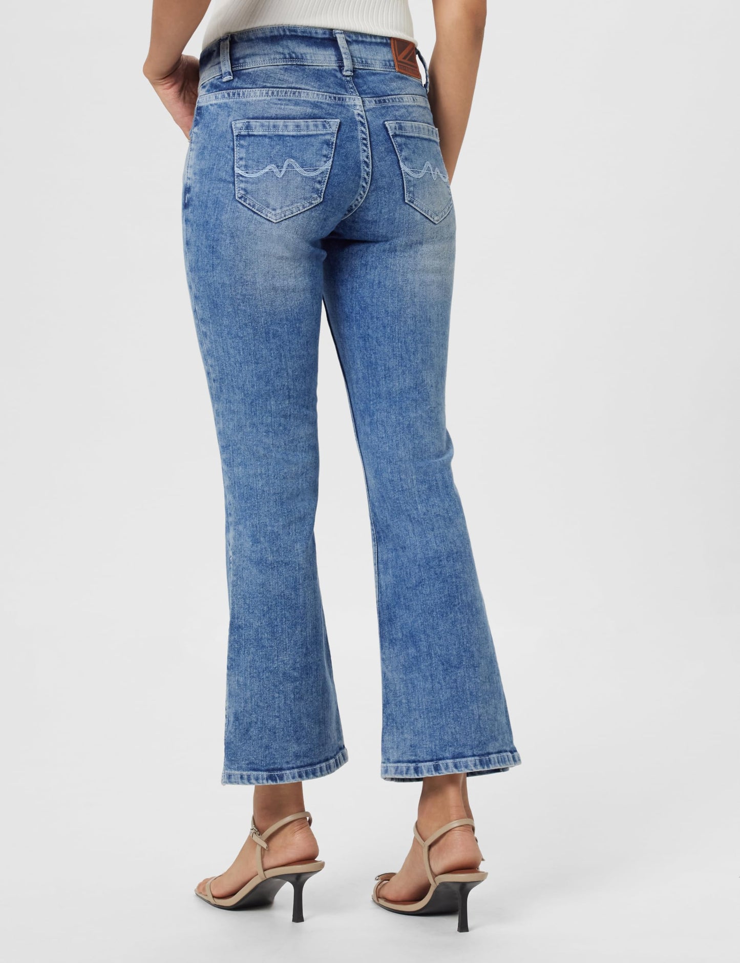 Pepe Jeans Women's Slim Jeans (PL204661Q058_Light Used_Mid Indigo Blue