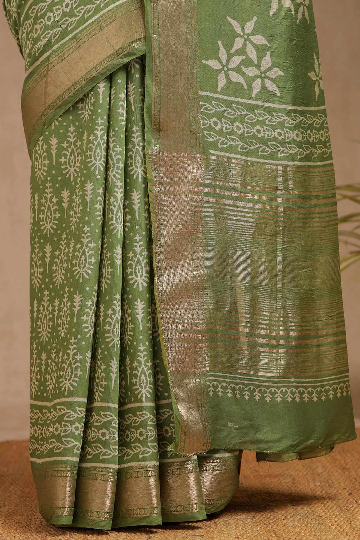 Soch Womens Light Green Viscose Block Print Saree