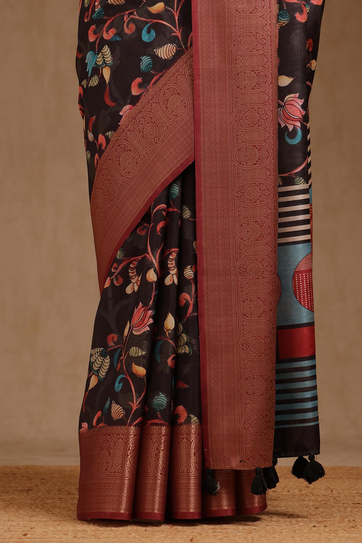 Soch Womens Black Tussar Floral Print Saree