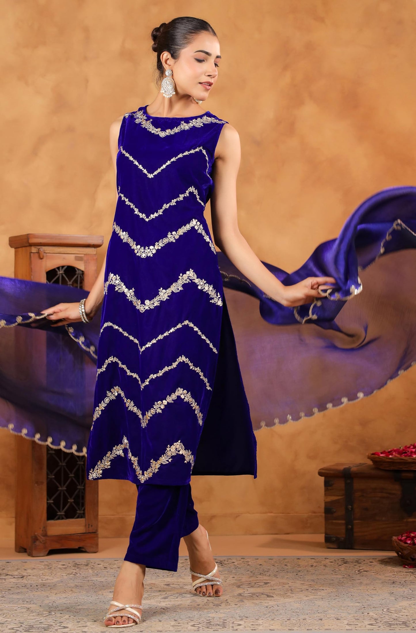 Janasya Women's Royal Blue Velvet Zari Embroidered Straight Kurta Set (JAB24ST00748-XS)