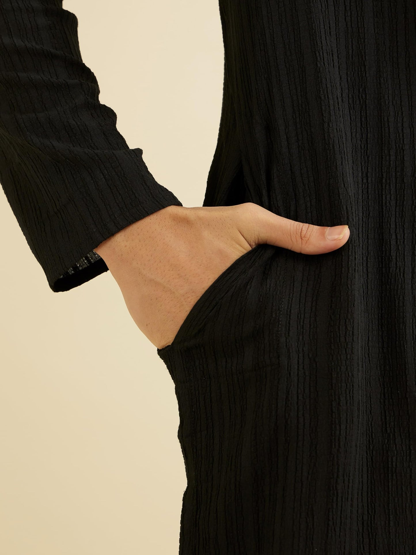 Manyavar Men's Spandex Self Design Kurta (Black,L)