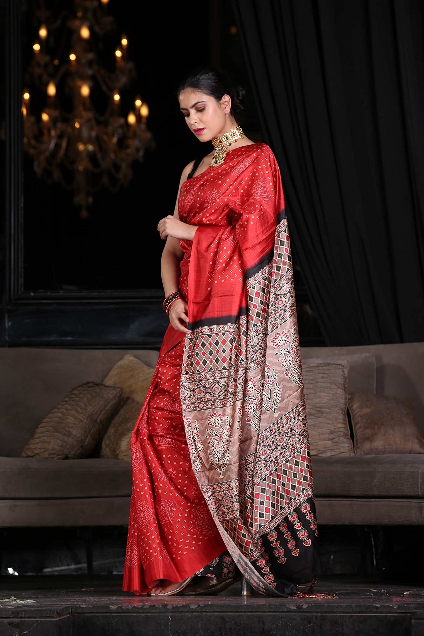 KARAGIRI Womens Digital Print Silk Red Saree With Blouse Piece