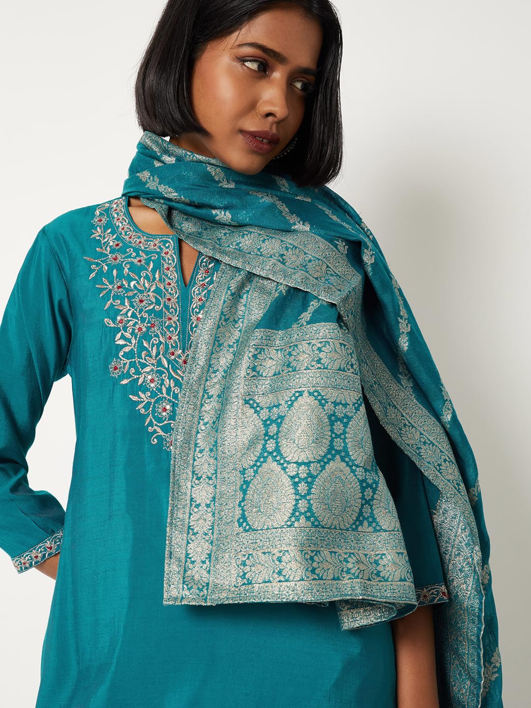 Max Women Embroidered Straight Kurta Set (Blue_L)