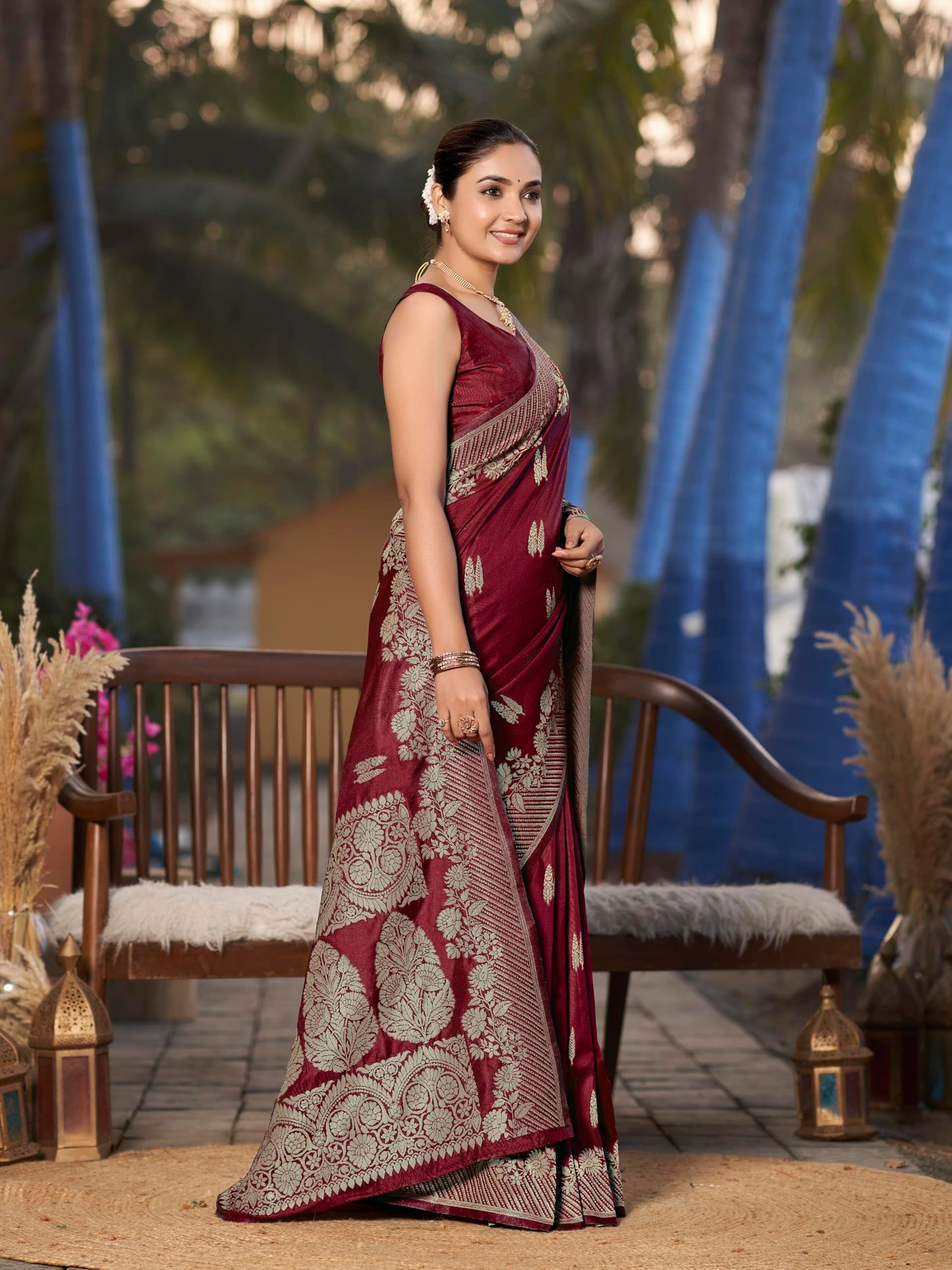 MANOHARI Women's Most Trendy Banarasi Woven Maroon Saree With Heavy Jacquard Work Saree With Blouse Piece