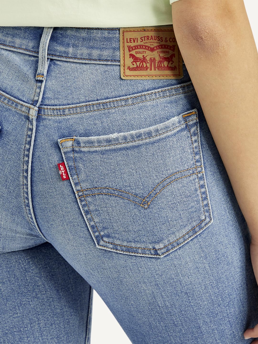 Levi's Women's Skinny Jeans (21306-0666_Island Blue