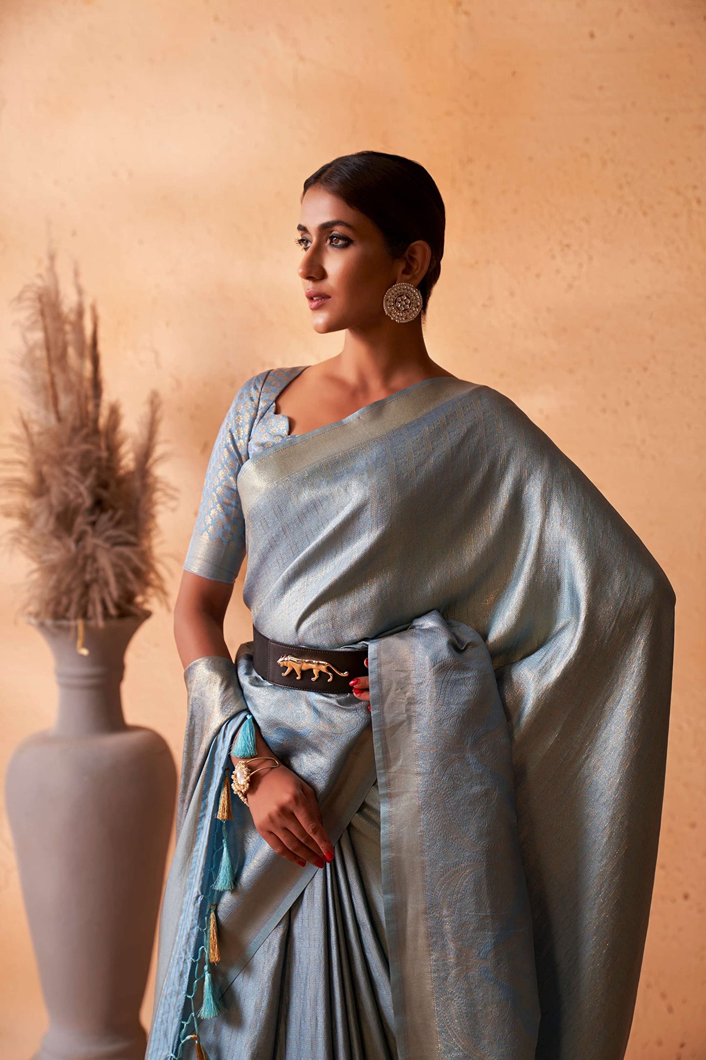 Vardha Women's Kanchipuram Art Silk Saree with Unstitched Blouse Piece - Gold Zari Woven Work Sarees for Wedding (Asya Vol.2_552)