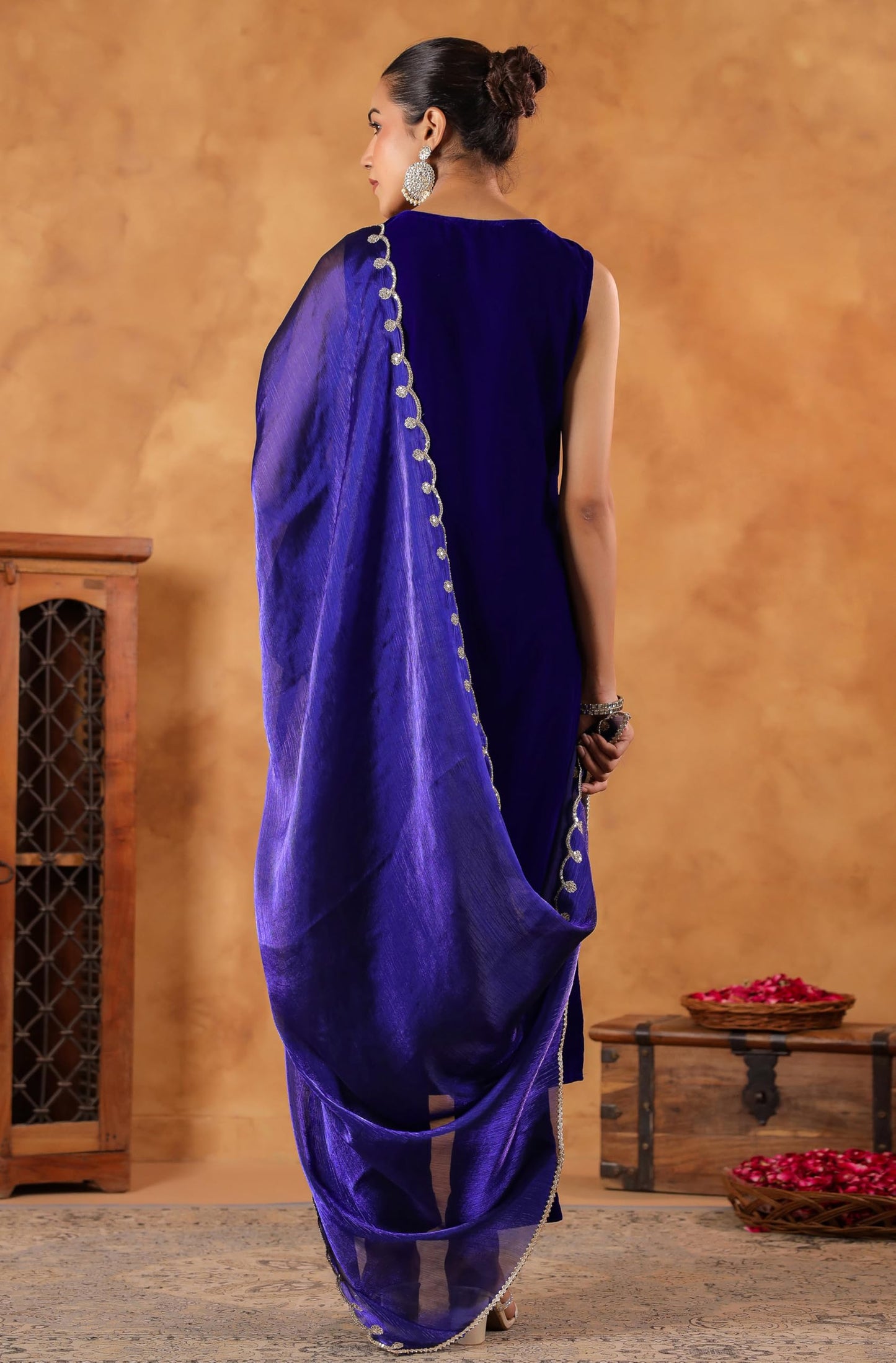 Janasya Women's Royal Blue Velvet Zari Embroidered Straight Kurta Set (JAB24ST00748-XS)