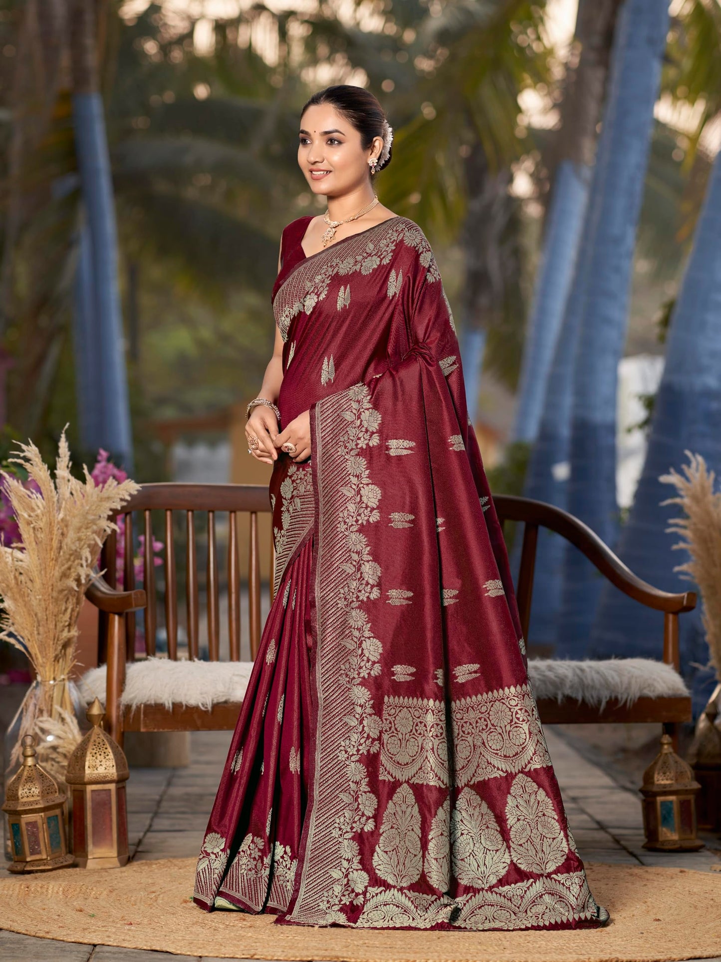 MANOHARI Women's Most Trendy Banarasi Woven Maroon Saree With Heavy Jacquard Work Saree With Blouse Piece