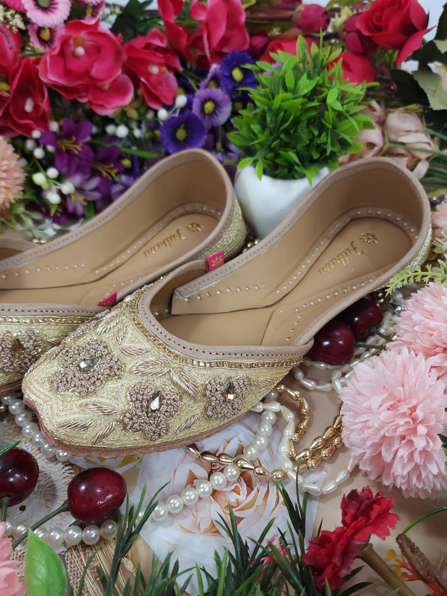 Fulkari Women Gulmore Formal Genuine Soft Leather Jutis | Bite and Pinch Free Juttis | Punjabi Jutti | Girl's Wedding Flat Ladies Mojari Ethnic Juti |