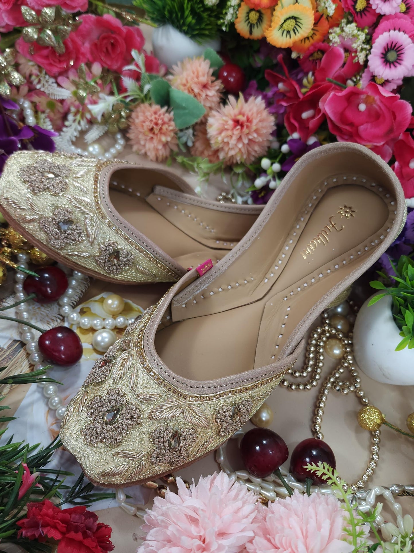 Fulkari Women Gulmore Formal Genuine Soft Leather Jutis | Bite and Pinch Free Juttis | Punjabi Jutti | Girl's Wedding Flat Ladies Mojari Ethnic Juti |