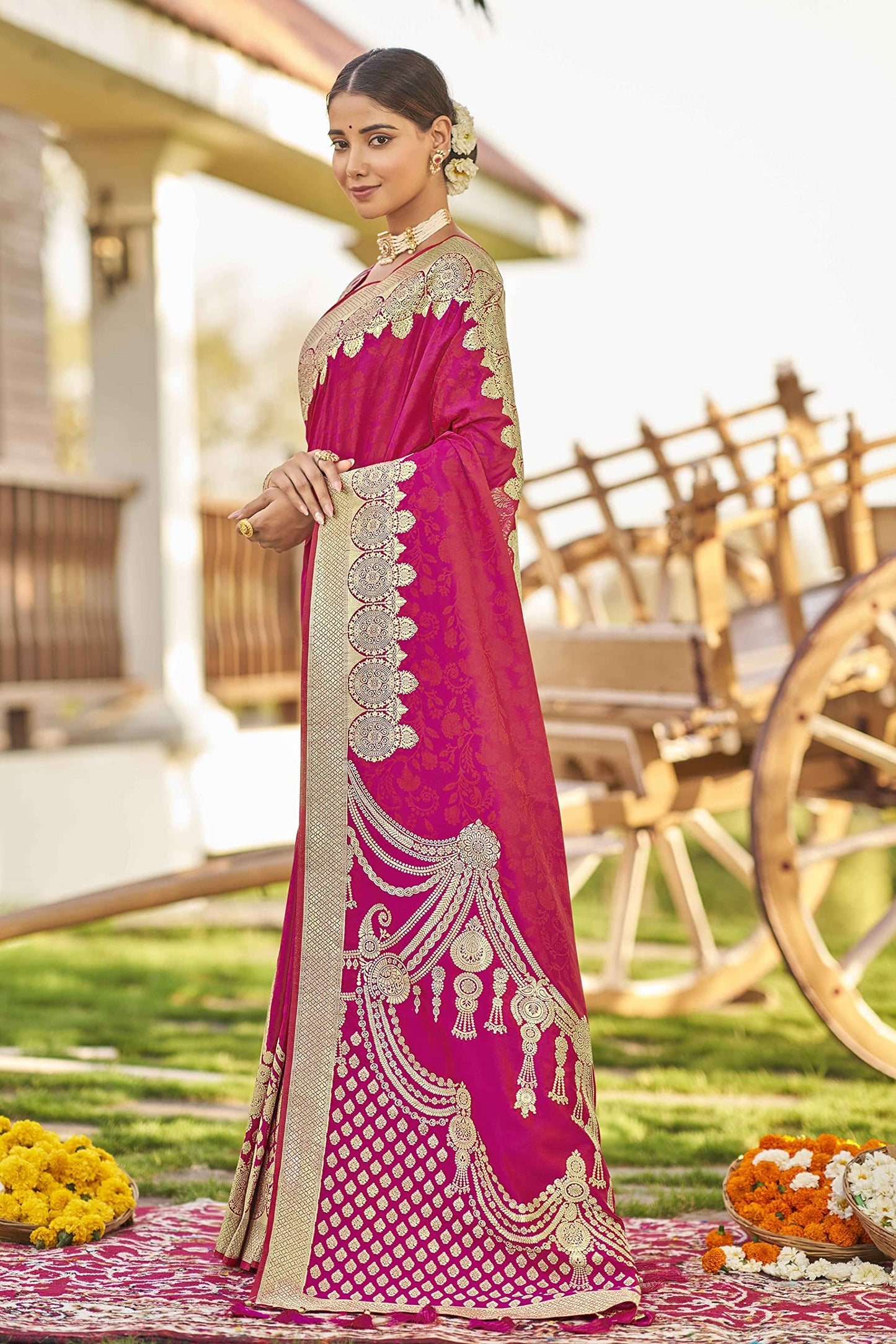 MANOHARI adorable woven pattern Banarasi Silk saree for women with Blouse Piece_MN1748