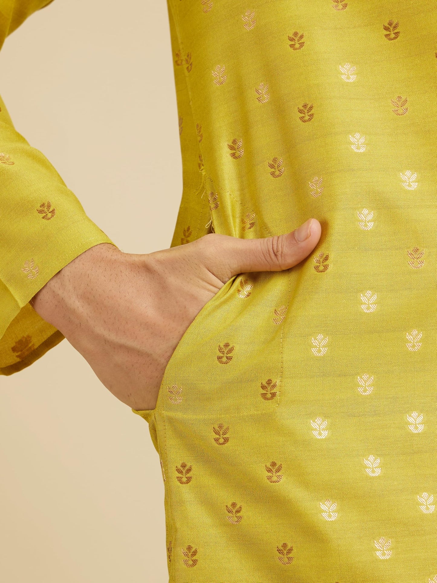 Manyavar Men's Art Silk Neck Embroidered & Foil Prints Kurta Pyjama Set (Green,3XL)