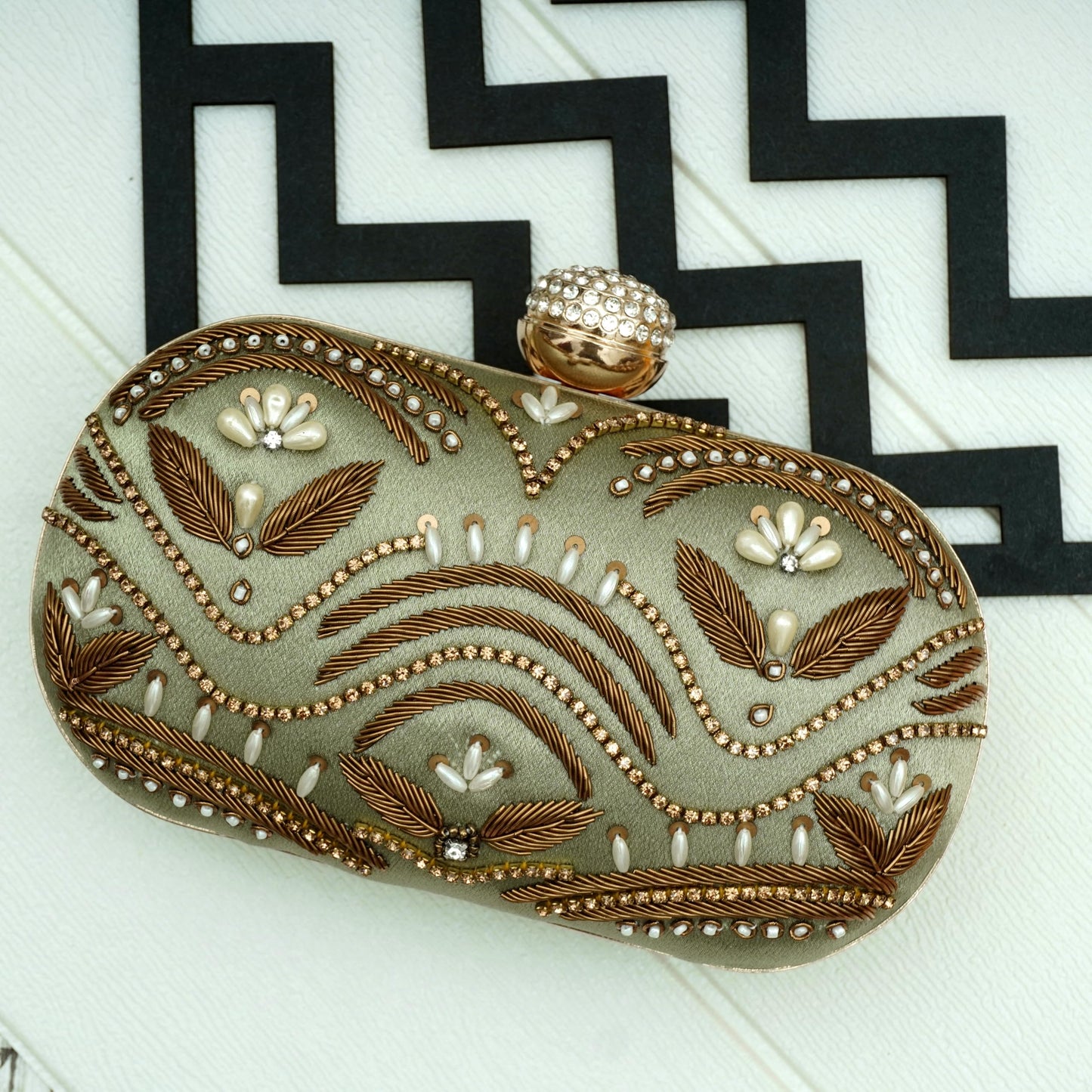 For The Beautiful You Green Embroidered Women's Clutch (cp-127)