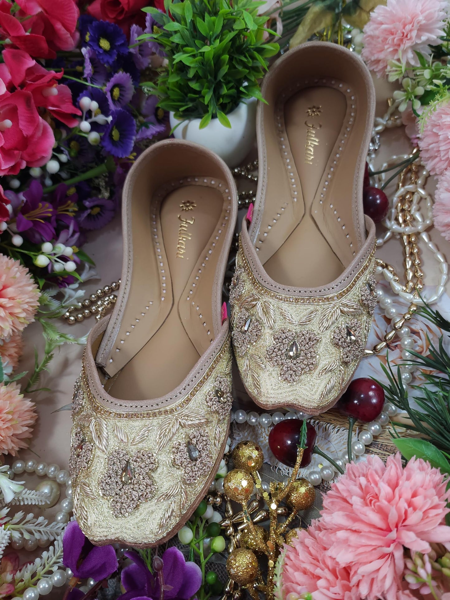 Fulkari Women Gulmore Formal Genuine Soft Leather Jutis | Bite and Pinch Free Juttis | Punjabi Jutti | Girl's Wedding Flat Ladies Mojari Ethnic Juti |