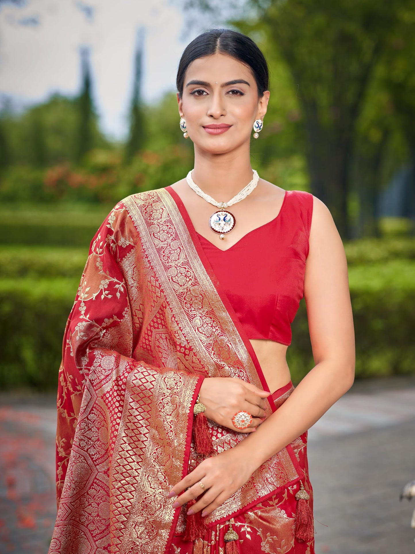 MANOHARI Women's Most Trendy Banarasi Satin Silk Woven Vibrant Red Saree With Heavy Jacquard Work Saree With Blouse Piece_MN2050