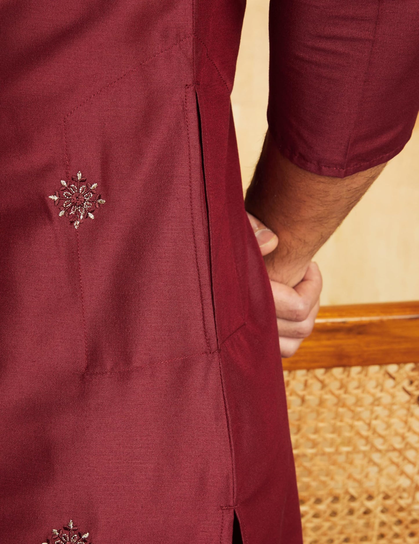 Amazon Brand - Symbol Men's Knee Length Festive Kurta 41"_Sy-A23-Mna-Fkt-102_Maroon1_2XL