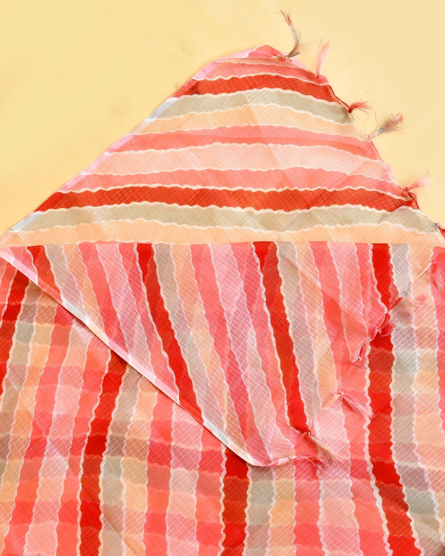 POISED Rajasthani Tie and Dye Kota Doria Blend Dupatta for Women's| Elegant Lehariya Pattern with Tassels| 2.5 Meter| Perfect for Festivals and any Occassions (Red)