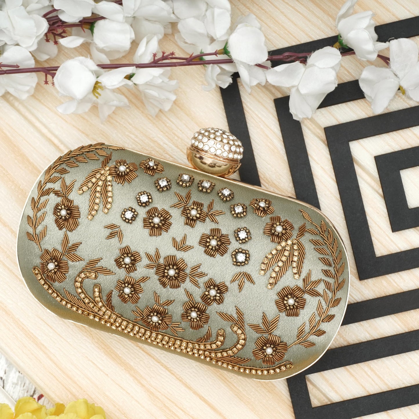 For The Beautiful You Green Embroidered Women's Clutch (cp-128)