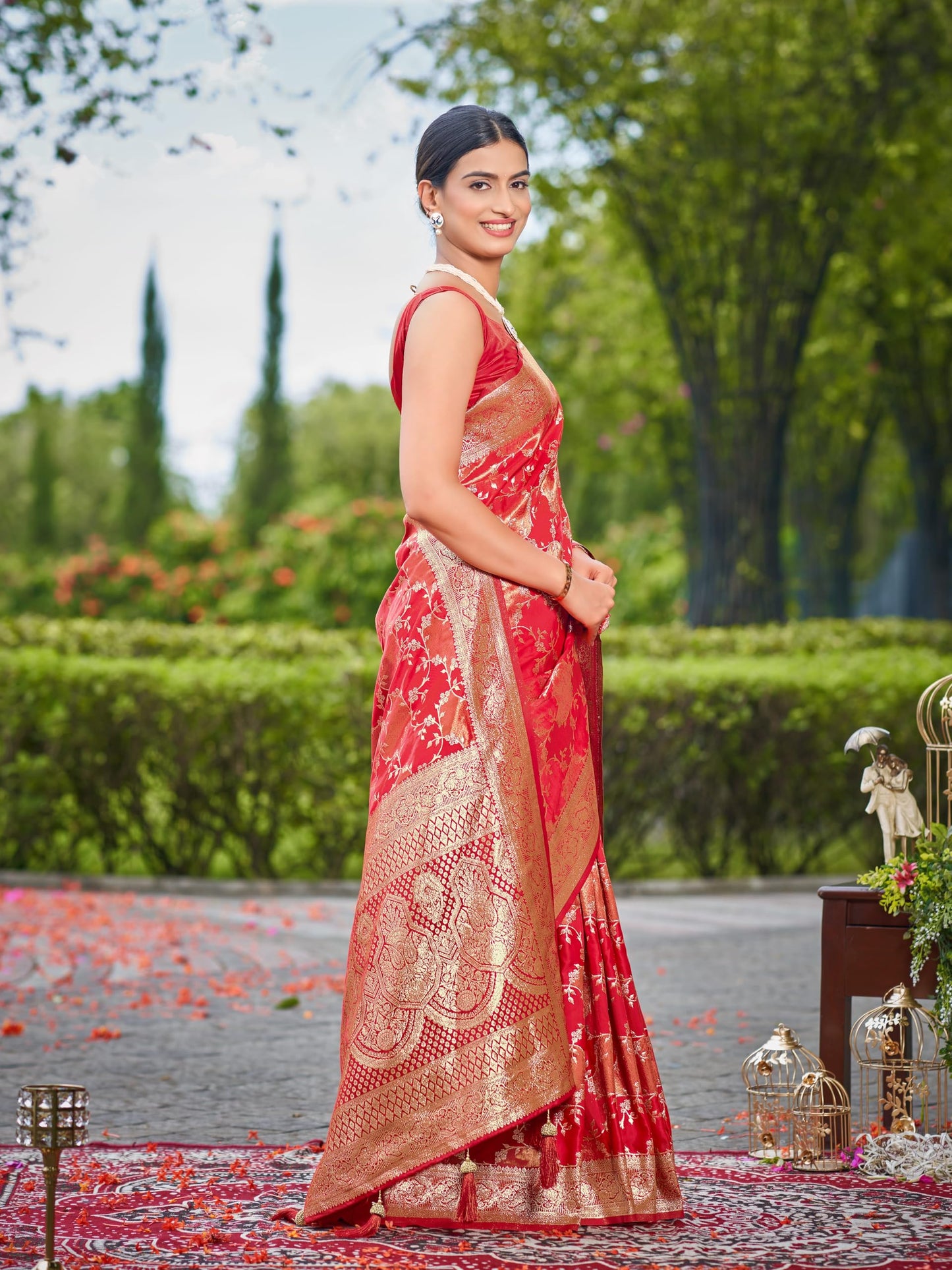 MANOHARI Women's Most Trendy Banarasi Satin Silk Woven Vibrant Red Saree With Heavy Jacquard Work Saree With Blouse Piece_MN2050