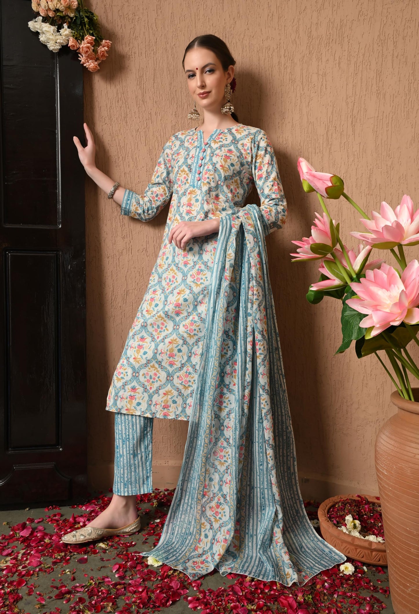 KEOSA Women Floral Printed Regular Pure Cotton Kurta with Trousers & with Dupatta Blue