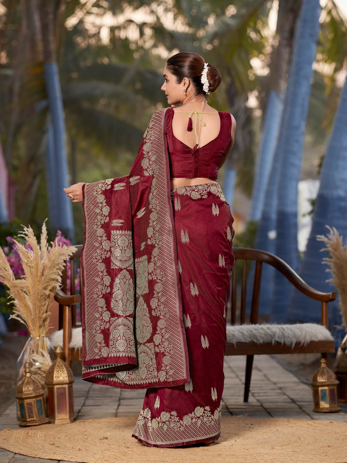 MANOHARI Women's Most Trendy Banarasi Woven Maroon Saree With Heavy Jacquard Work Saree With Blouse Piece