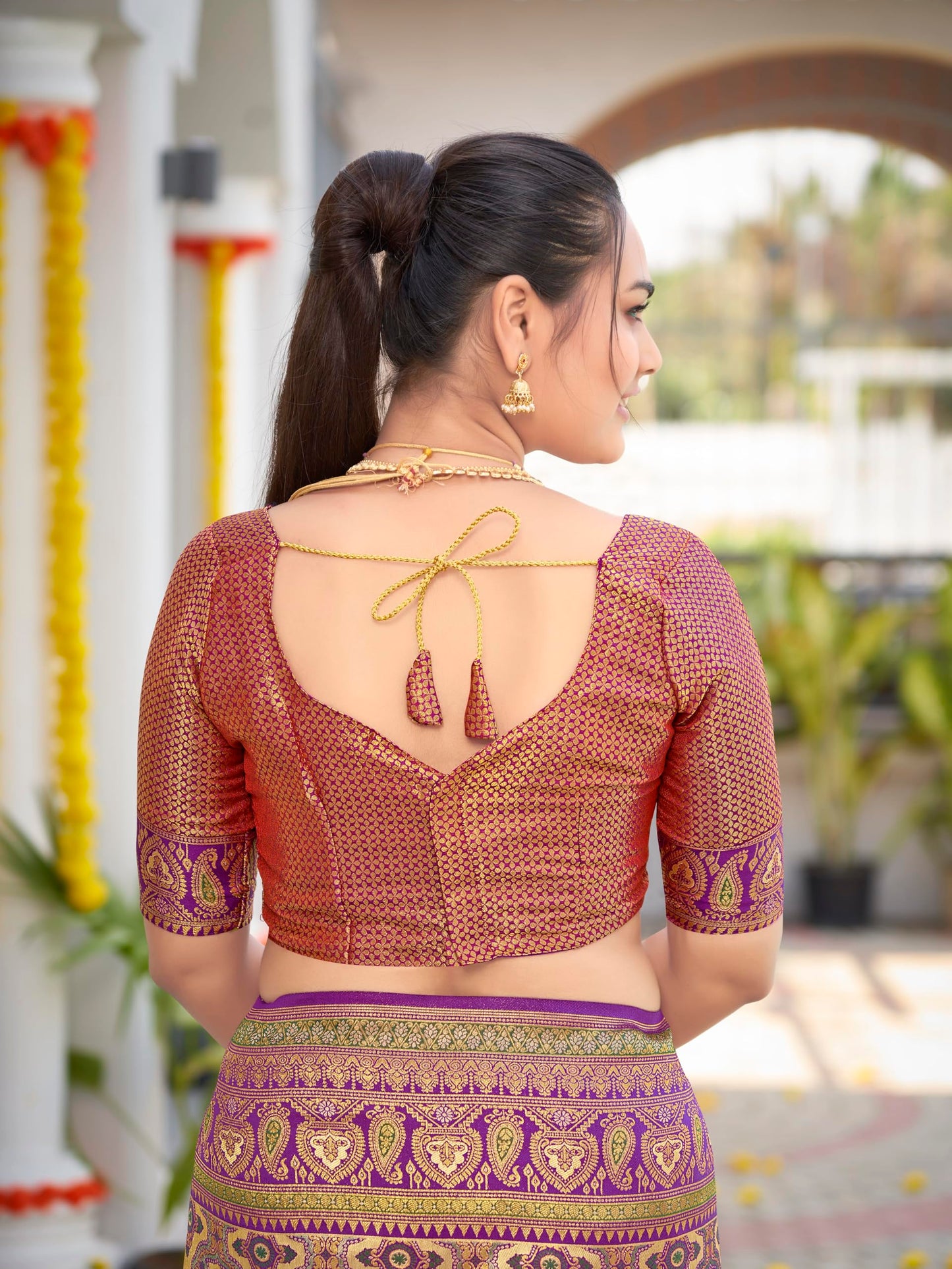 MANOHARI Women's Most Trendy Banarasi Woven Purple Saree With Heavy Jacquard Work Saree With Blouse Piece