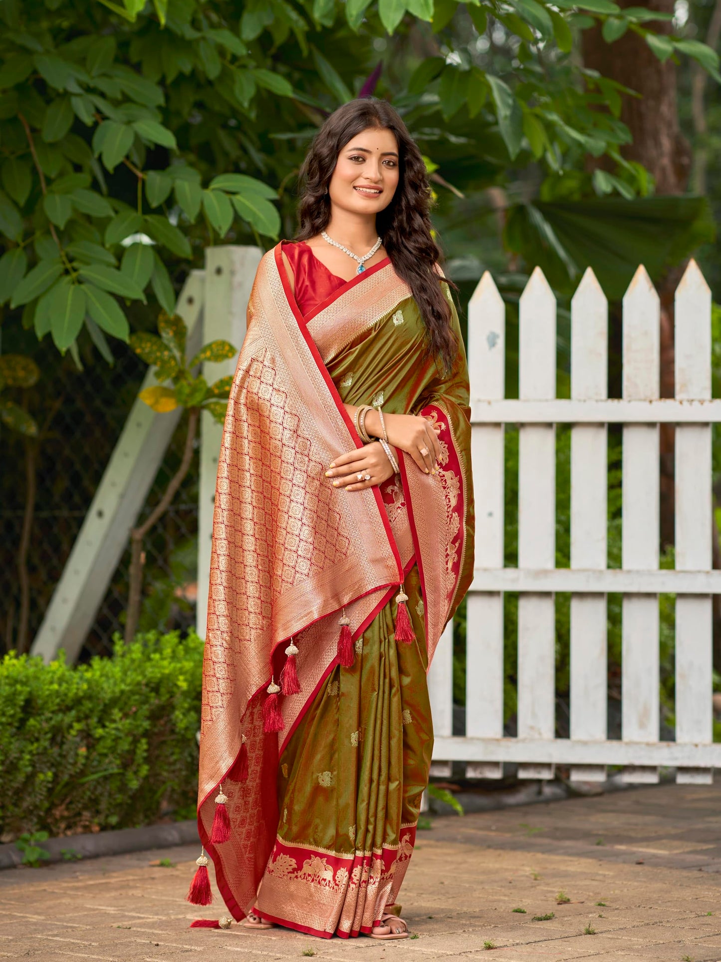 MANOHARI Women's Most Trendy Banarasi Satin Silk Woven Olive Green Animal Design Pattern Pattern Saree With Heavy Jacquard Work Saree With Blouse Piece_MN2037