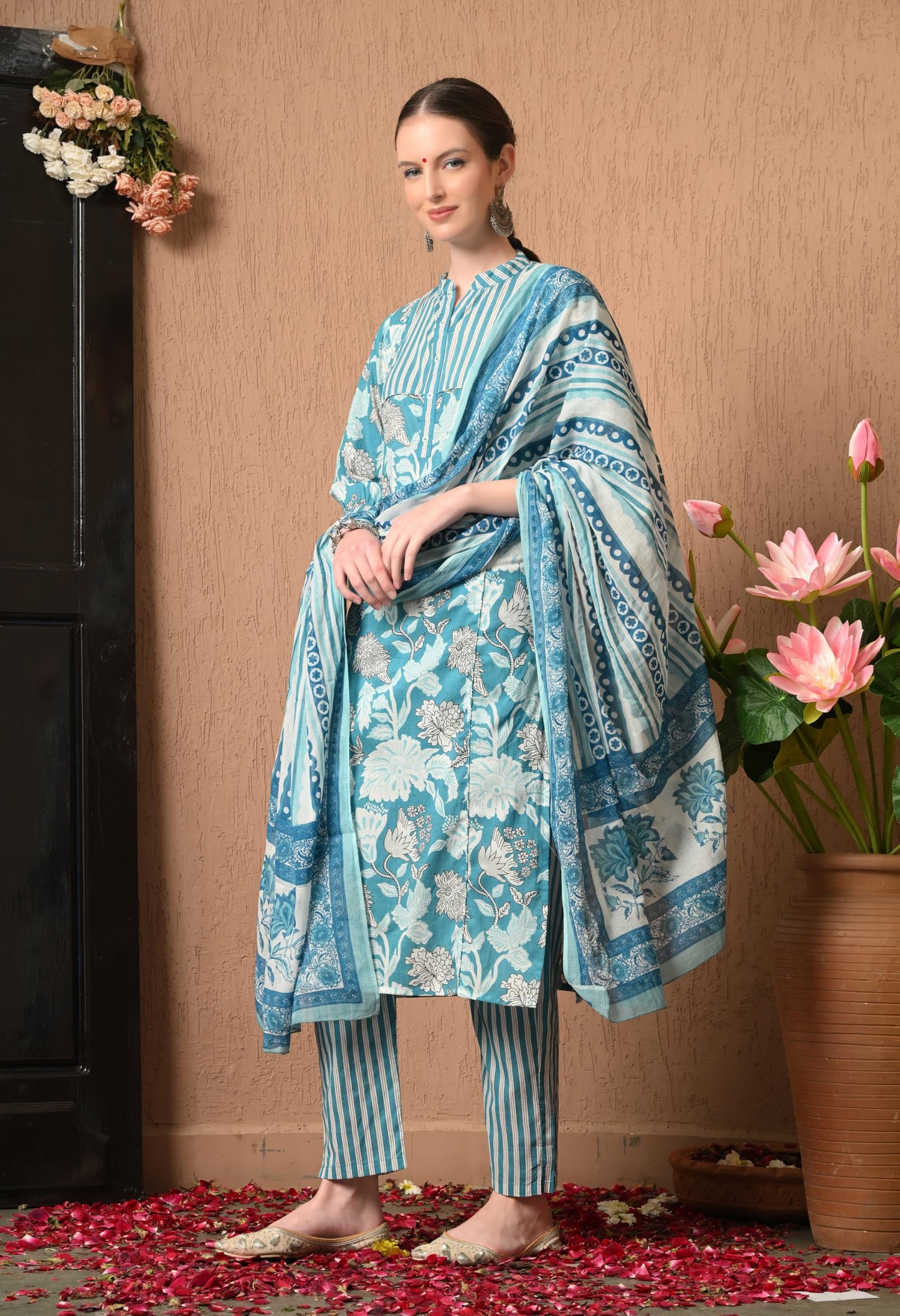 KEOSA Women Floral Printed Regular Pure Cotton Kurta with Trousers & with Dupatta Blue
