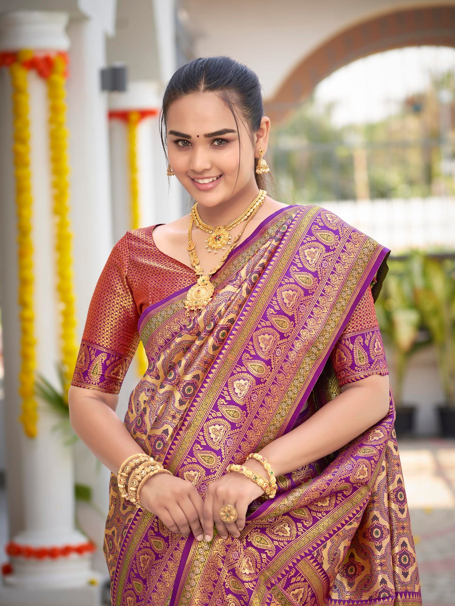 MANOHARI Women's Most Trendy Banarasi Woven Purple Saree With Heavy Jacquard Work Saree With Blouse Piece