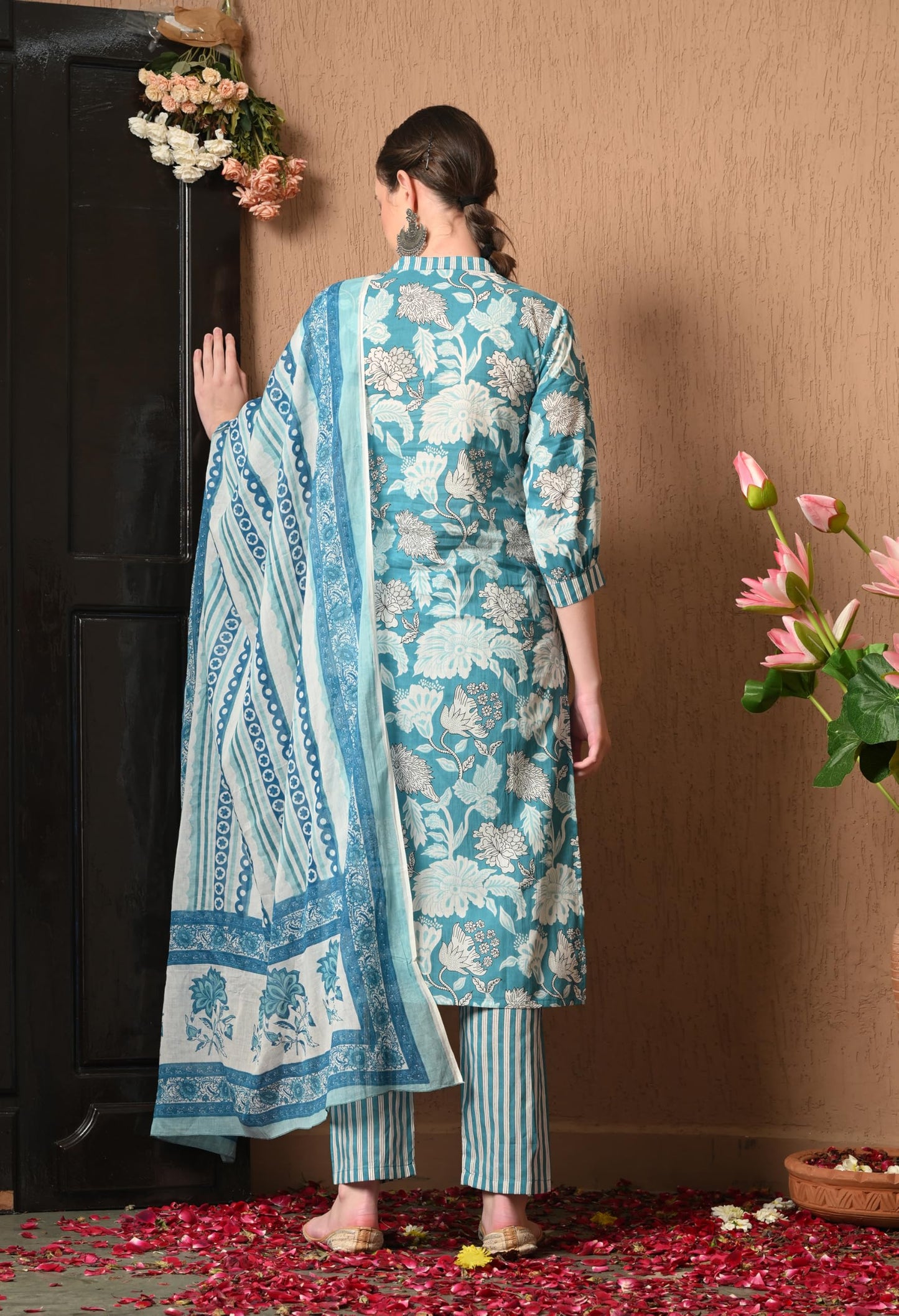 KEOSA Women Floral Printed Regular Pure Cotton Kurta with Trousers & with Dupatta Blue