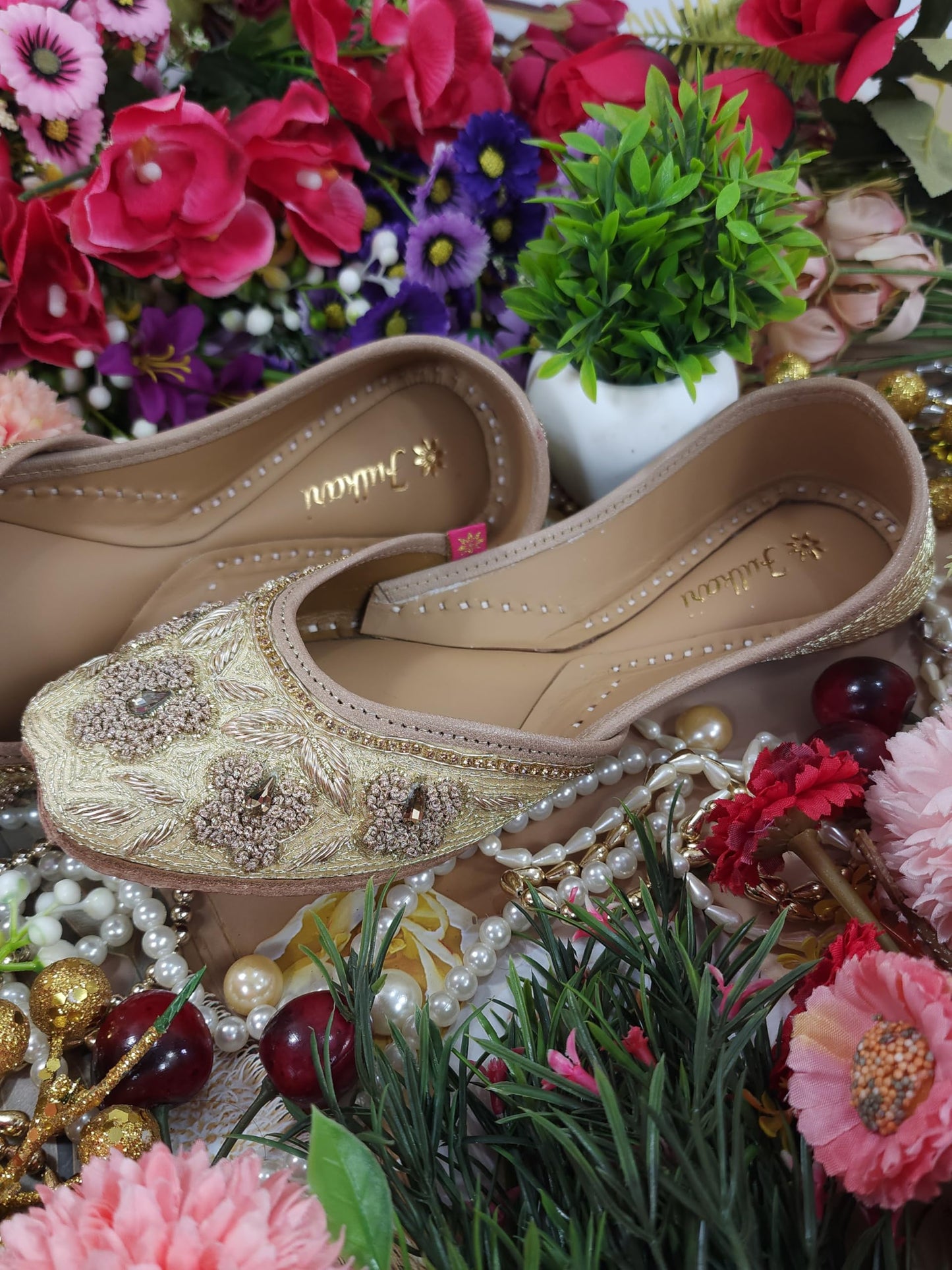 Fulkari Women Gulmore Formal Genuine Soft Leather Jutis | Bite and Pinch Free Juttis | Punjabi Jutti | Girl's Wedding Flat Ladies Mojari Ethnic Juti |