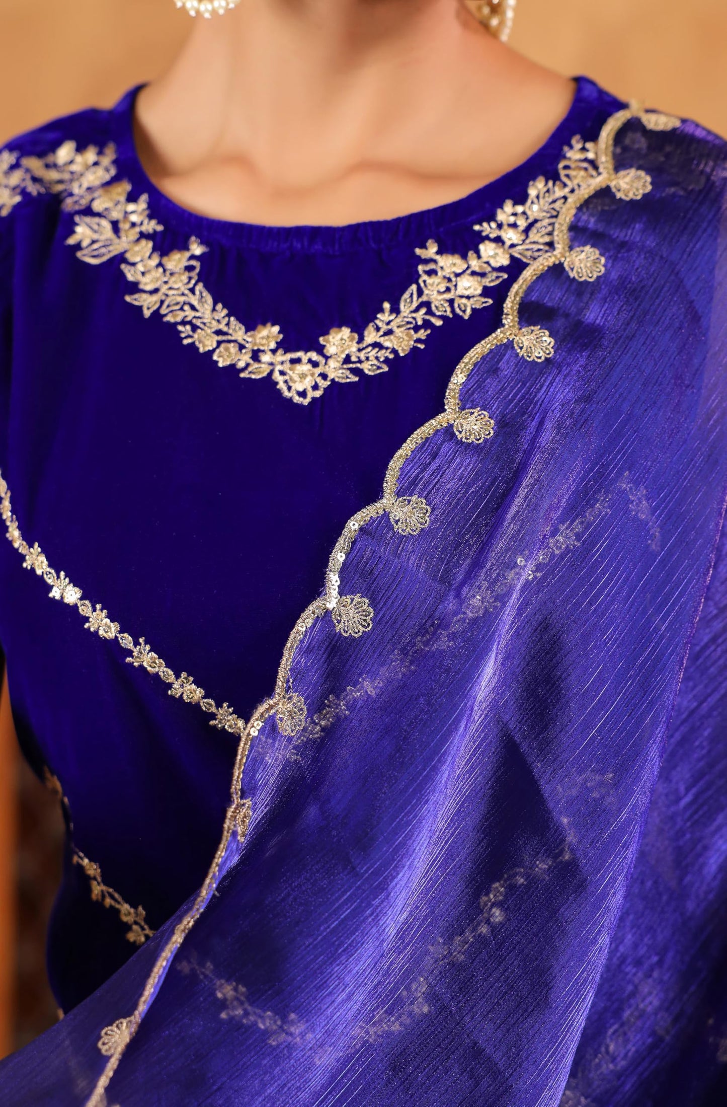 Janasya Women's Royal Blue Velvet Zari Embroidered Straight Kurta Set (JAB24ST00748-XS)