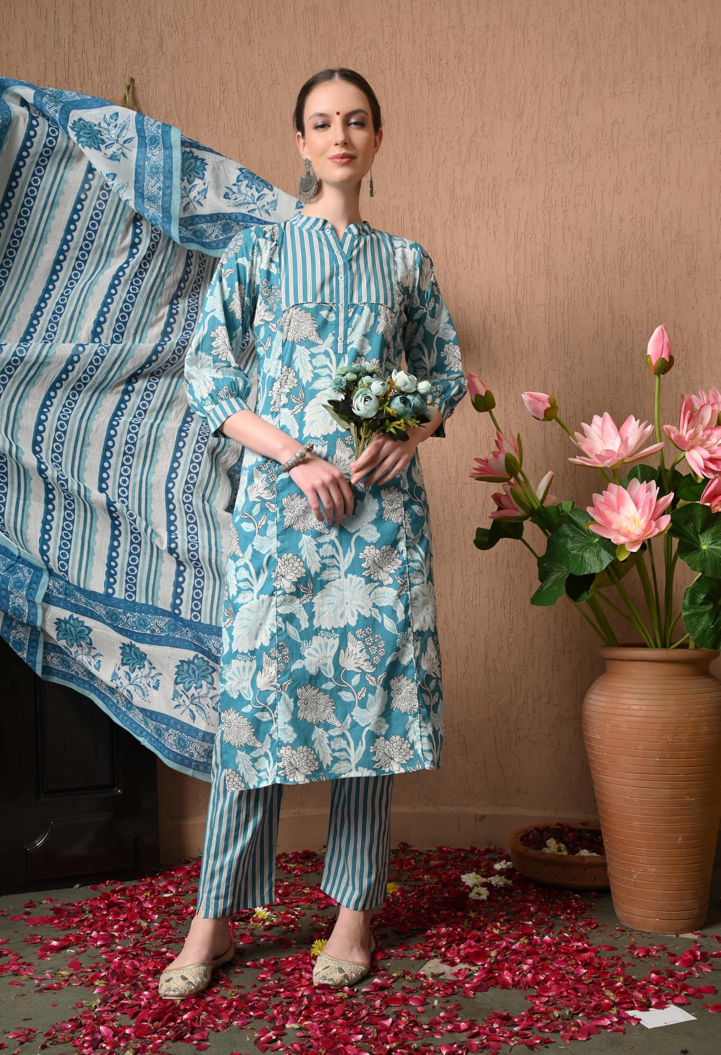 KEOSA Women Floral Printed Regular Pure Cotton Kurta with Trousers & with Dupatta Blue