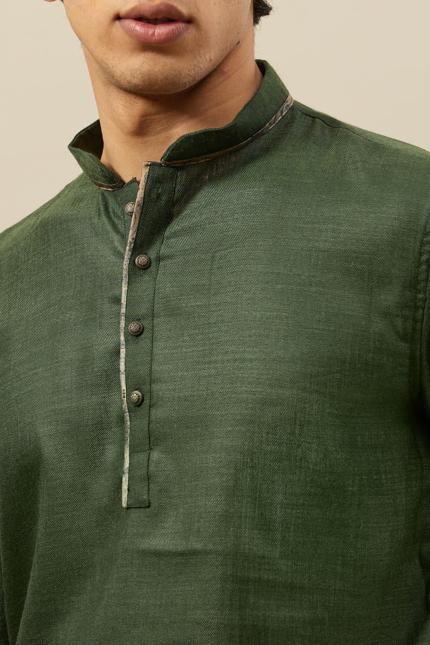 Manyavar Men's Short Kurta, Full Sleeves Mandarin Collar Ethnic Waist Length Kurta Only, Kurta for Festival, Wedding, Blended Viscose(Green - 1, L)