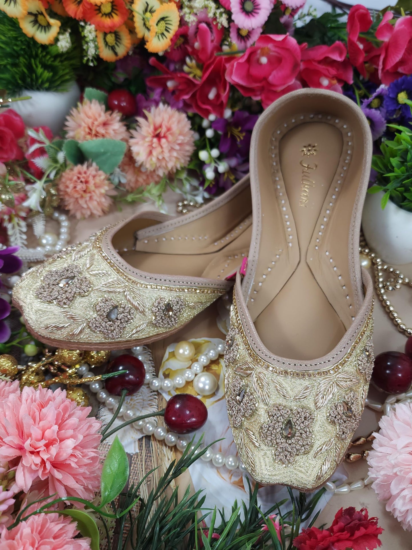 Fulkari Women Gulmore Formal Genuine Soft Leather Jutis | Bite and Pinch Free Juttis | Punjabi Jutti | Girl's Wedding Flat Ladies Mojari Ethnic Juti |