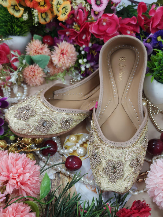 Fulkari Women Gulmore Formal Genuine Soft Leather Jutis | Bite and Pinch Free Juttis | Punjabi Jutti | Girl's Wedding Flat Ladies Mojari Ethnic Juti |