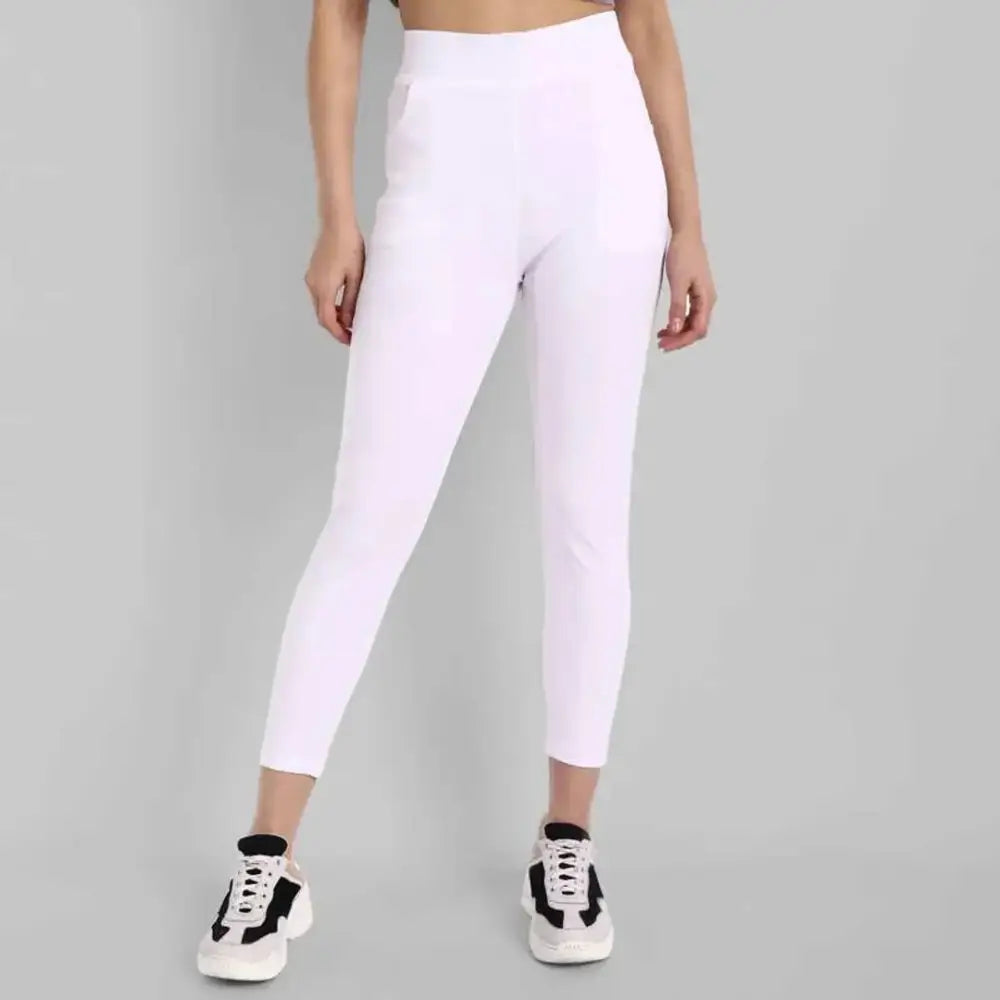 Alluring White Lycra Solid Skinny Fit Jeggings For Women 