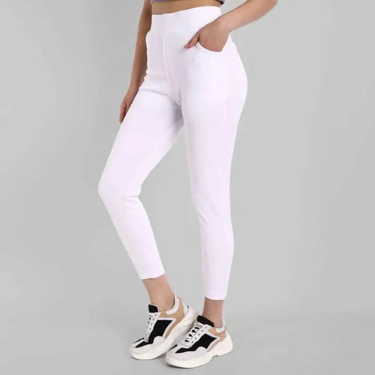 Alluring White Lycra Solid Skinny Fit Jeggings For Women 