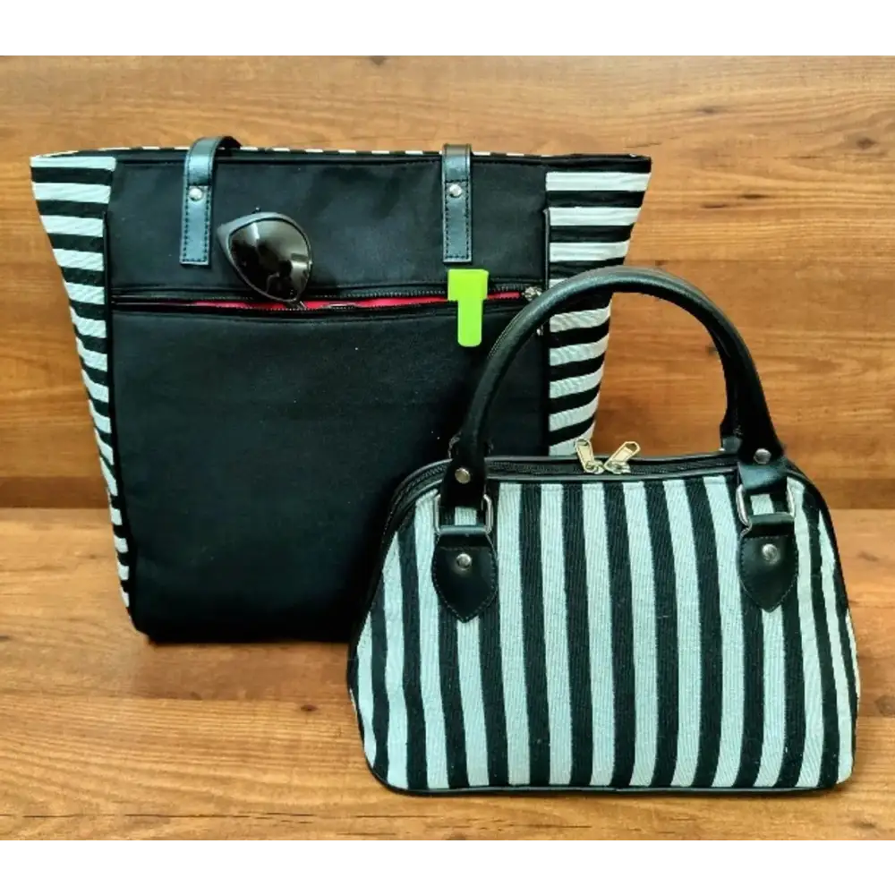 BLACK WHITE HANDBAG COMBO 