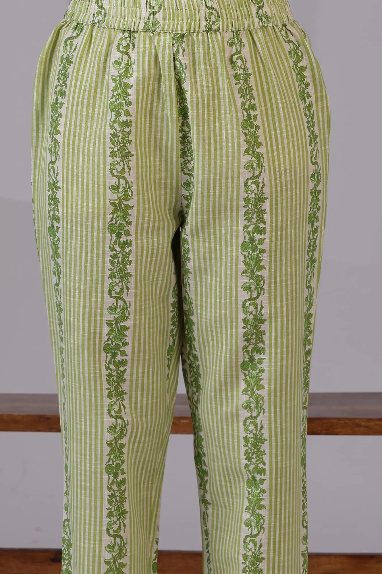 W for Woman Off-White Floral Printed Pure Cotton A-line Kurta and Pants Co-ord Set (Size: L)-WS12336-125449 SaumyasStore